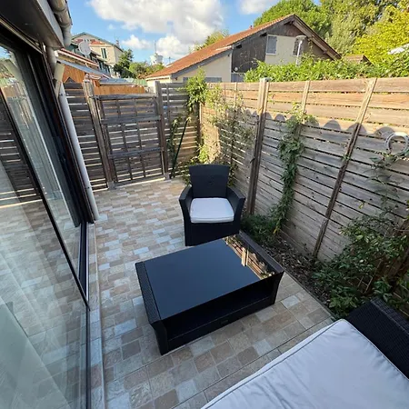 Appartement Duplex Lumineux Idéalement Situé Ares